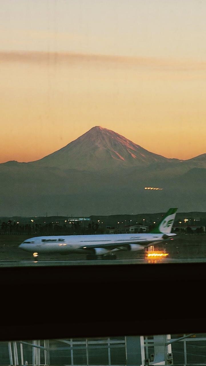 تصویر متفاوت قله دماوند از فرودگاه امام