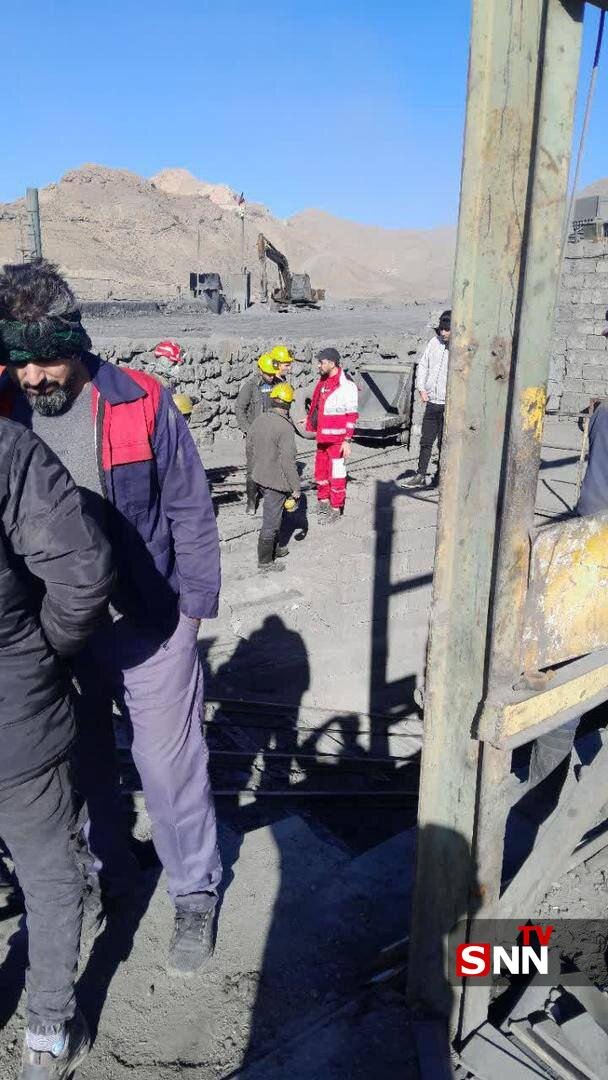 اولین تصاویر از حادثه ریزش معدن در بافق | تصاویر