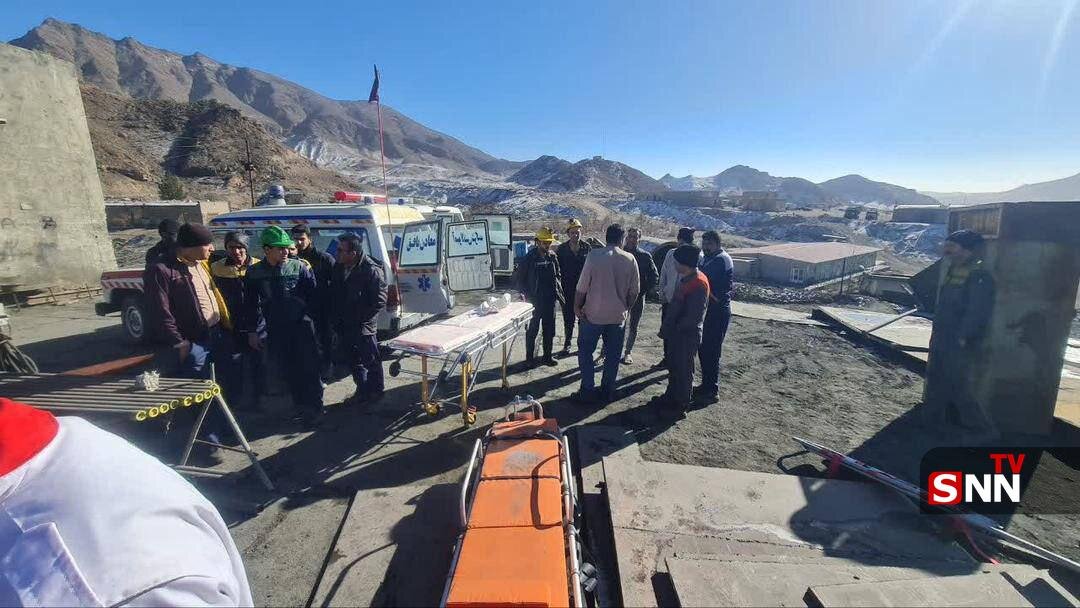 اولین تصاویر از حادثه ریزش معدن در بافق | تصاویر