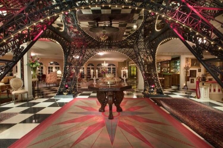 عجیبترین خانههای آمریکا را ببینید؛ از خانه بشکه ترشی تا قلعه شرلوک هولمز + تصاویر