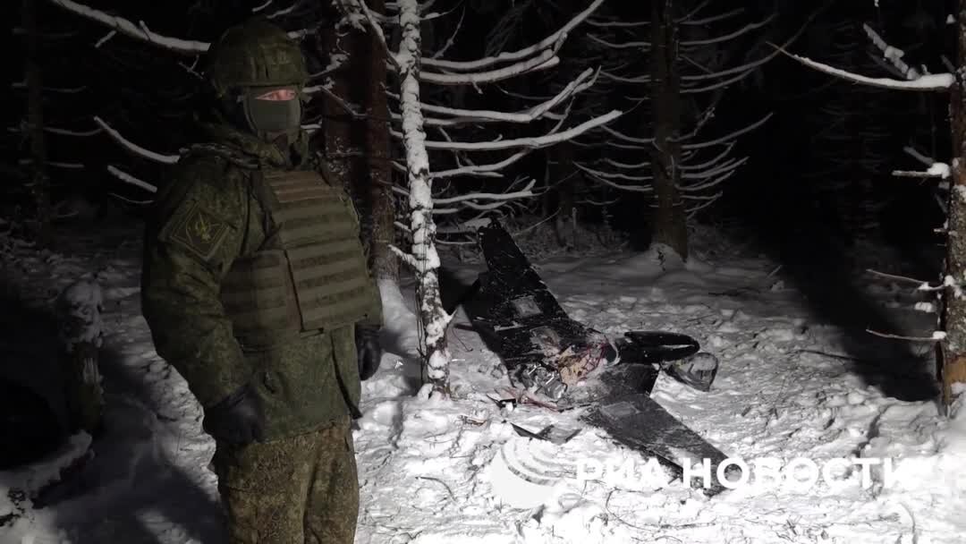 تصاویر محرمانه از لحظه انهدام پهپادی که برای کشتن پوتین پرواز کرد | ۶ کیلوگرم مواد منفجره در راه اقامتگاه رئیس جمهور روسیه + نقشه پرواز این پهپادها