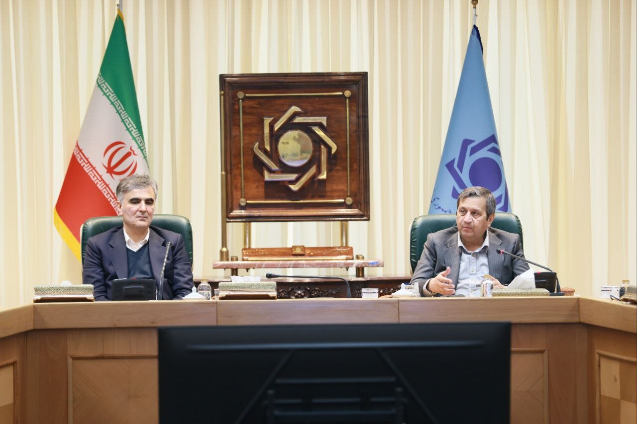 همتی آمد، فرزین رفتنی شد | تصاویر حضور همتی در بانک مرکزی