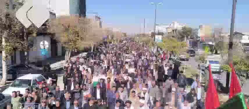 راهپیمایی خودجوش مردم کوار در اعتراض به تخریب اموال عمومی | ببینید کوار