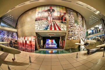 به وقت عاشقی در تپه‌های عباس‌آباد