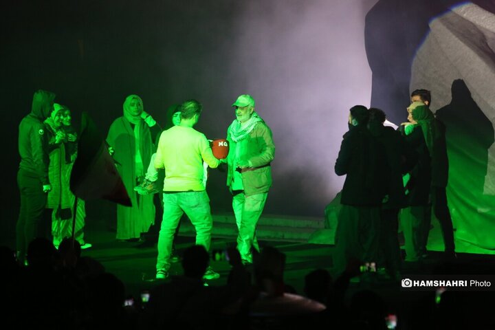 رونمایی از نماد فاتح خیبر در قلب تهران