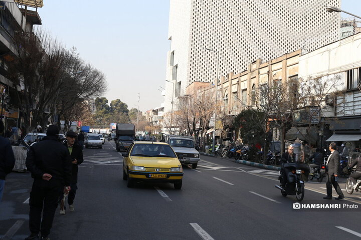 فعالیت روزمره بازار در محدوده خیابان جمهوری