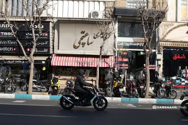 فعالیت روزمره بازار در محدوده خیابان جمهوری