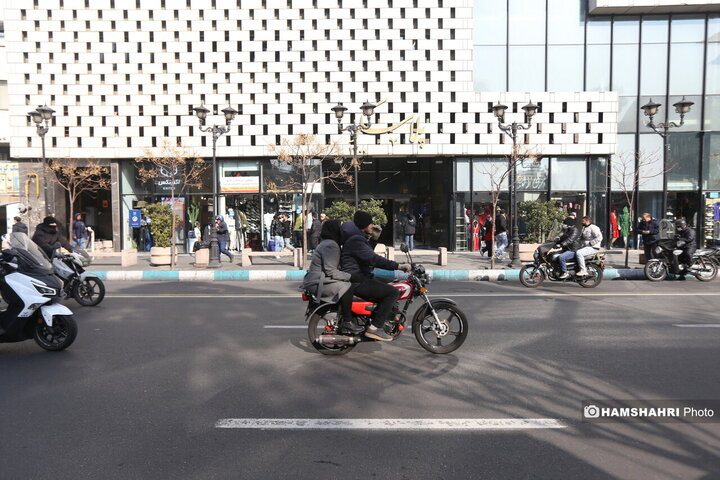 فعالیت روزمره بازار در محدوده خیابان جمهوری