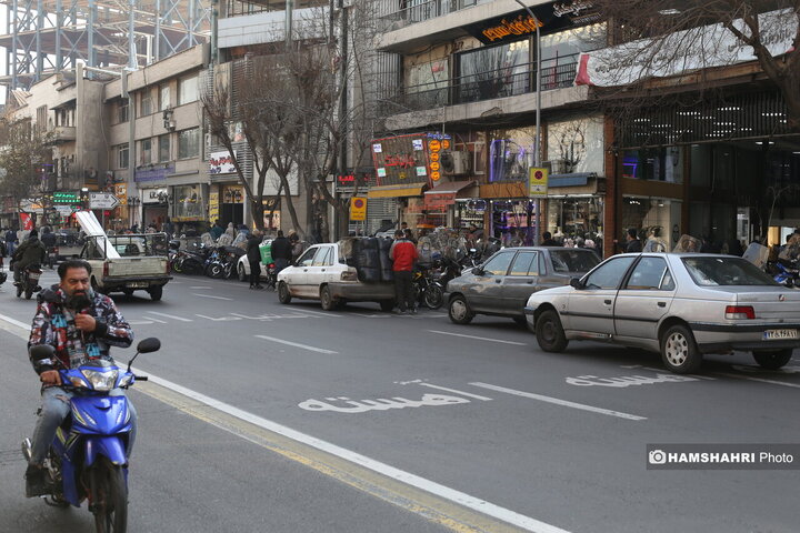 فعالیت روزمره بازار در محدوده خیابان جمهوری