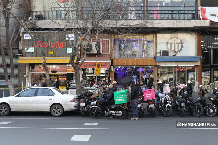 فعالیت روزمره بازار در محدوده خیابان جمهوری