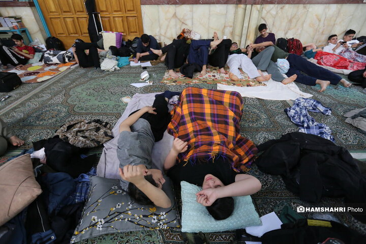 مراسم معنوی اعتکاف در حسینیه ارشاد تهران