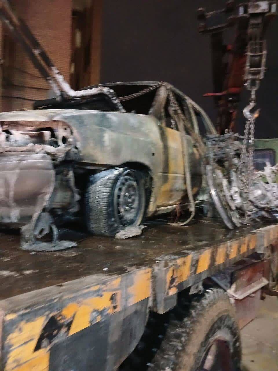 لحظه آتش زدن خودروی یک زن در قم + ویدئو | اولین تصاویر از خودروی سوخته