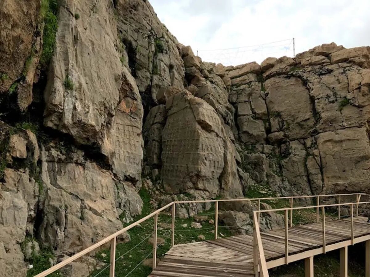 تنگه کول فرح ایذه؛ جایی که تاریخ و طبیعت در هم آمیخته‌اند