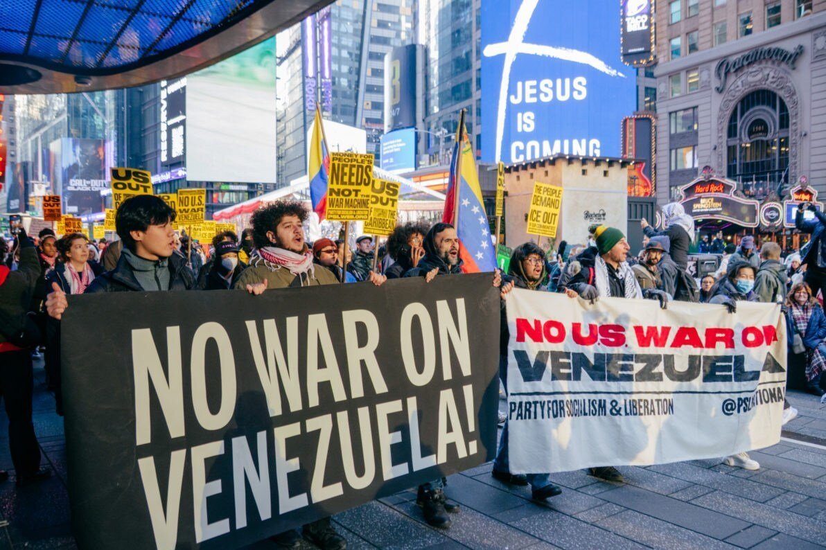 جهان در شوک؛ واکنش مردم در دهها شهر به ربایش مادورو | تصاویر