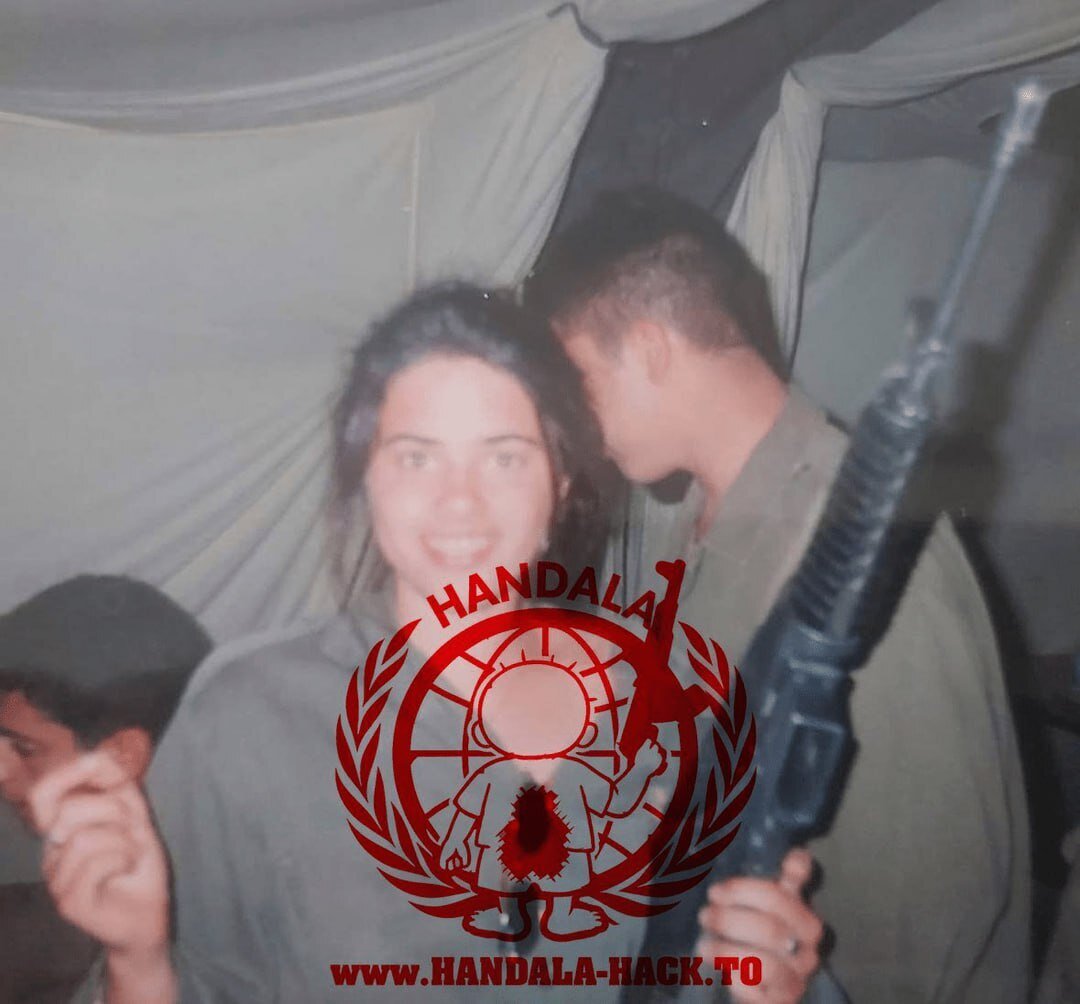 محتویات موبایل هک شده خانم وزیر سابق اسرائیل+ تصاویر| اسناد ۱۵۰ صفحه‌ای مخاطبان آیلت شاکد لباس نظامی در دوران خدمت سربازی |