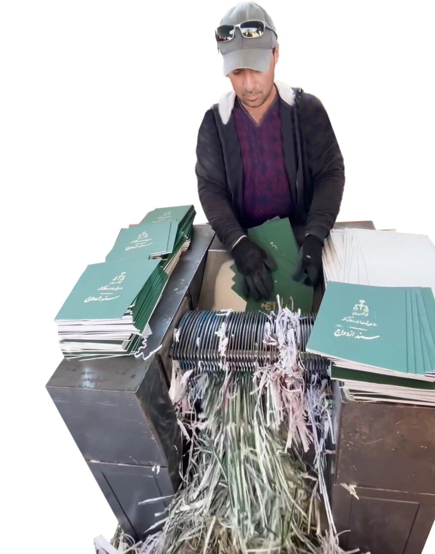 اسناد محرمانه زیر تیغ پرویز