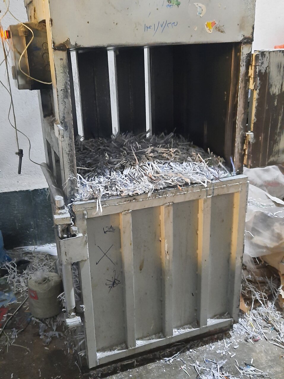 اسناد محرمانه زیر تیغ پرویز