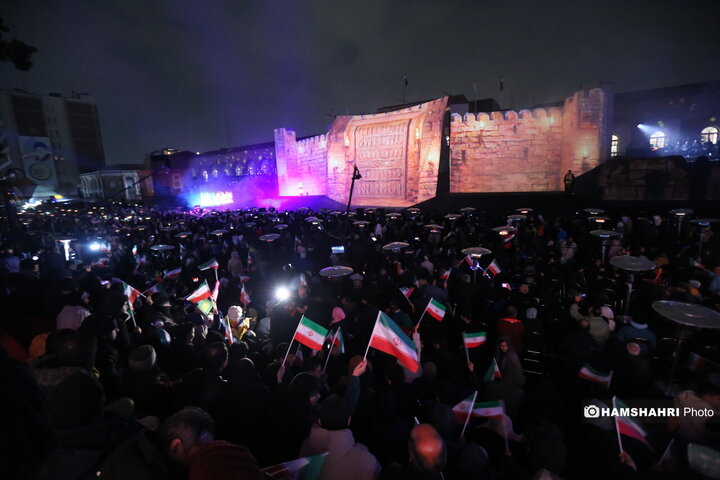 رونمایی از نماد فاتح خیبر در قلب تهران۲