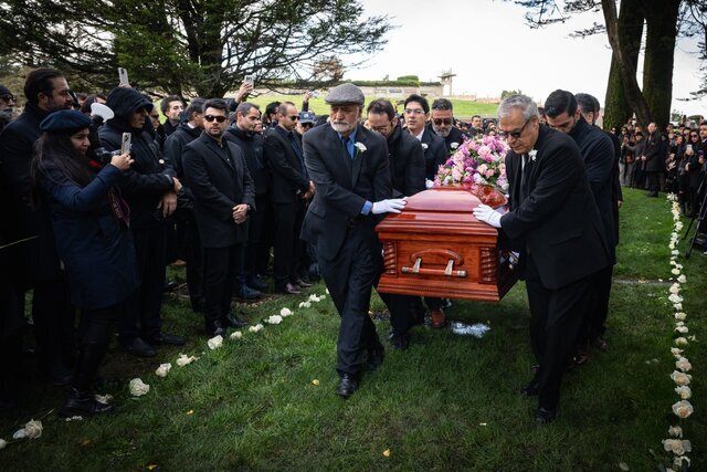 تصاویری تازه از خاکسپاری بهرام بیضایی در سانفرانسیسکو