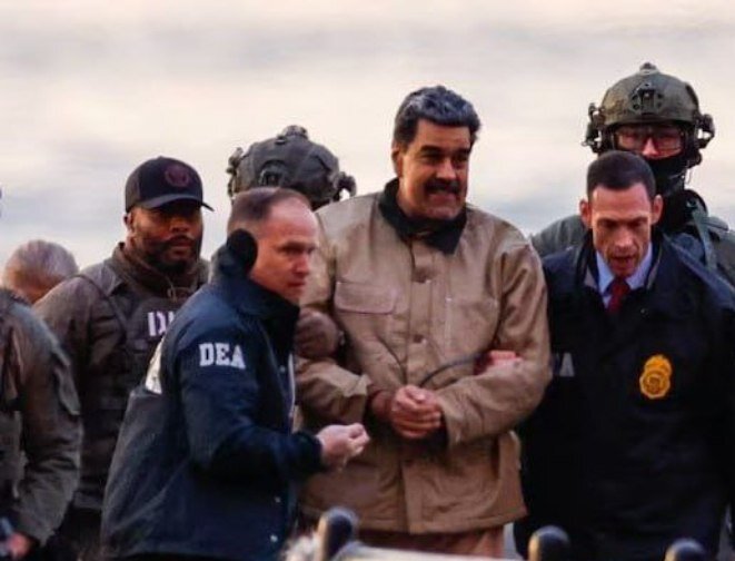 لبخند پربازدید مادورو در مسیر دادگاه نیویورک