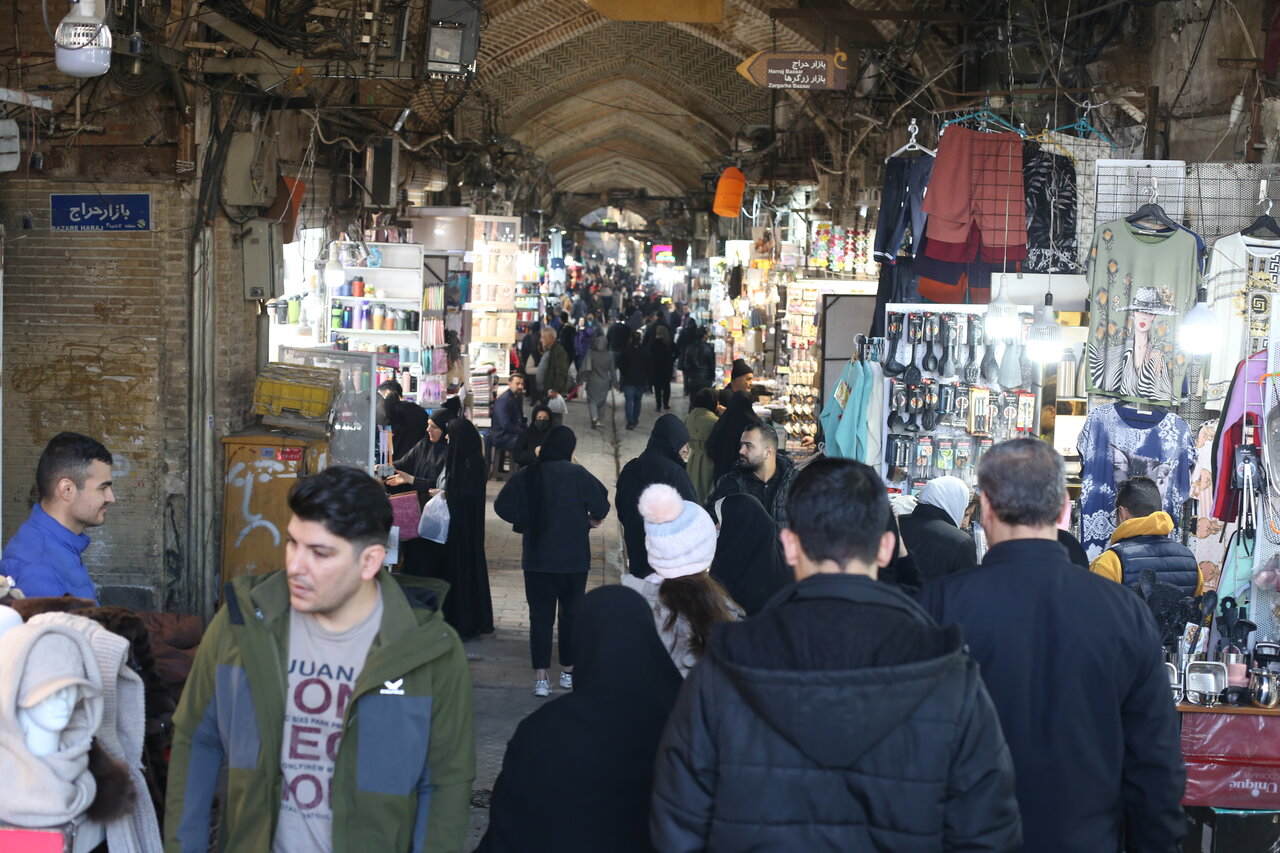 بازارها سرگرم کسب‌وکارند