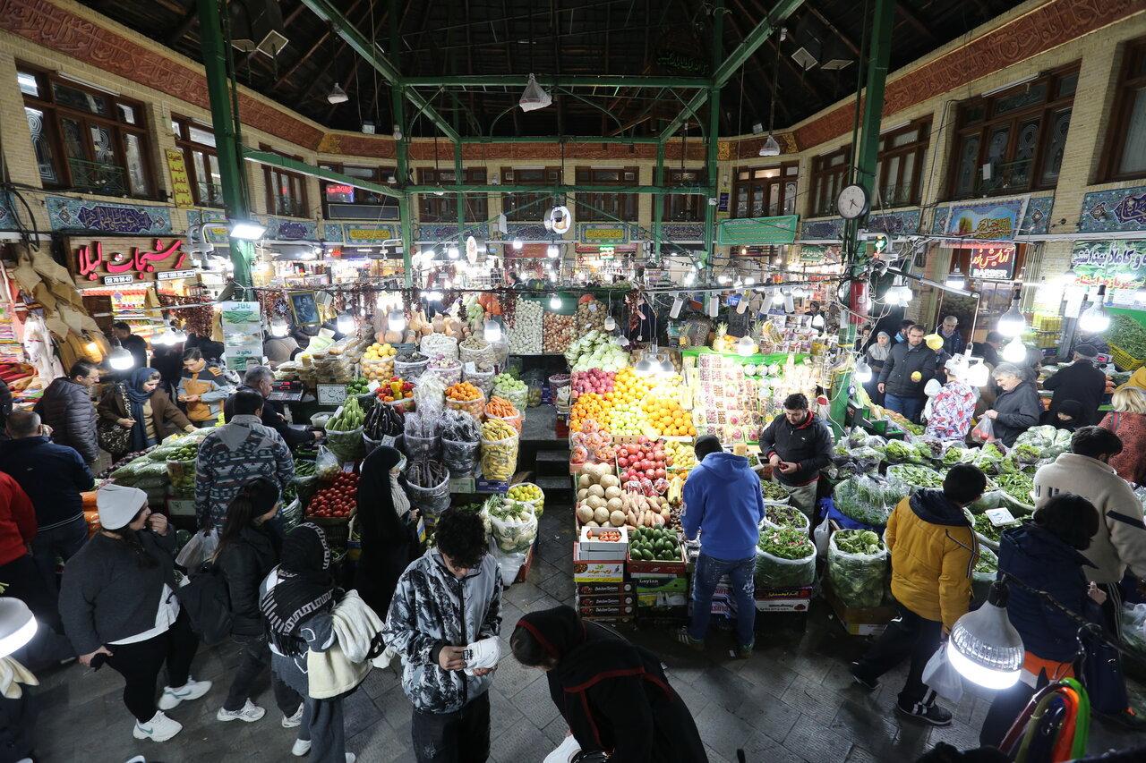 بازارها سرگرم کسب‌وکارند