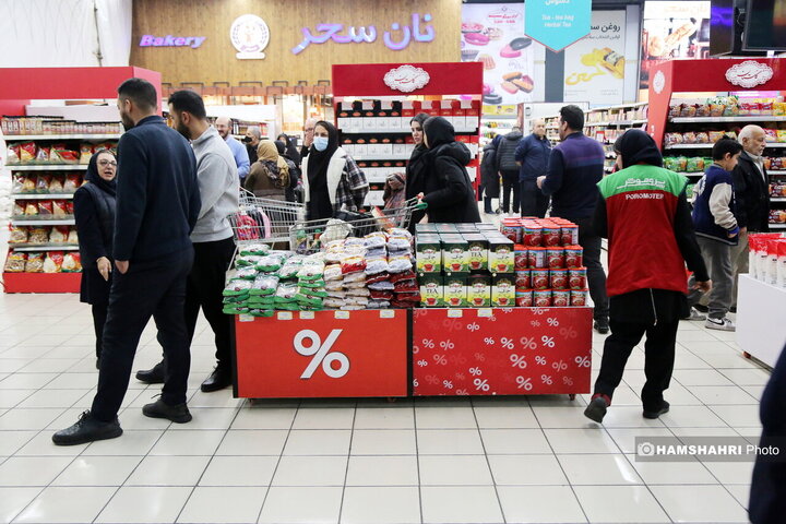 خرید مردم از فروشگاه شهروند