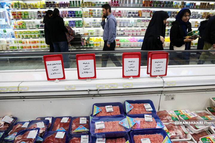 خرید مردم از فروشگاه شهروند