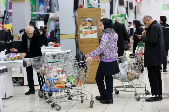 خرید مردم از فروشگاه شهروند