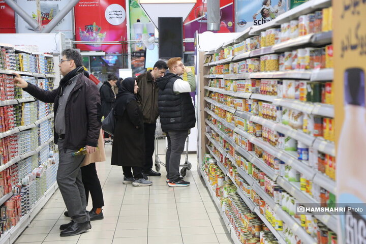 خرید مردم از فروشگاه شهروند