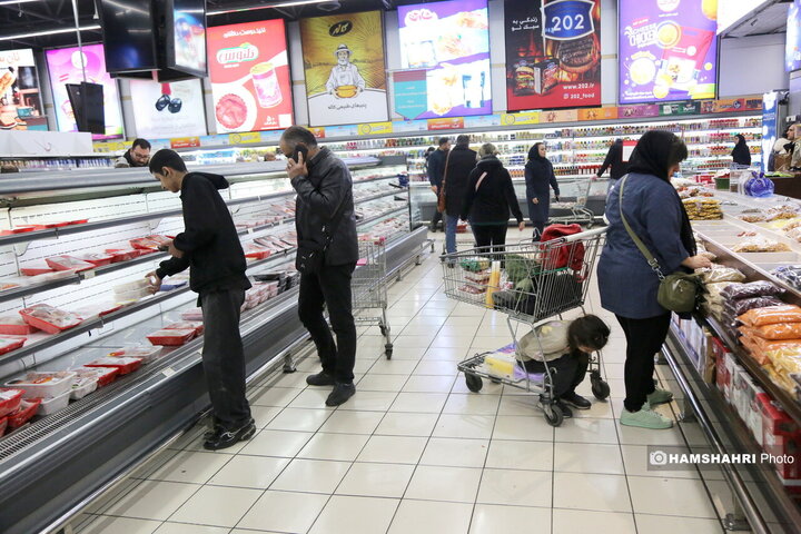 خرید مردم از فروشگاه شهروند