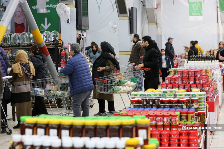 خرید مردم از فروشگاه شهروند