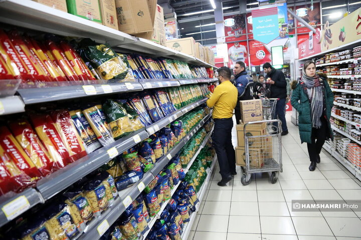 خرید مردم از فروشگاه شهروند