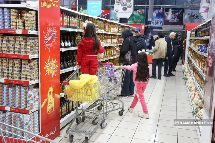 خرید مردم از فروشگاه شهروند