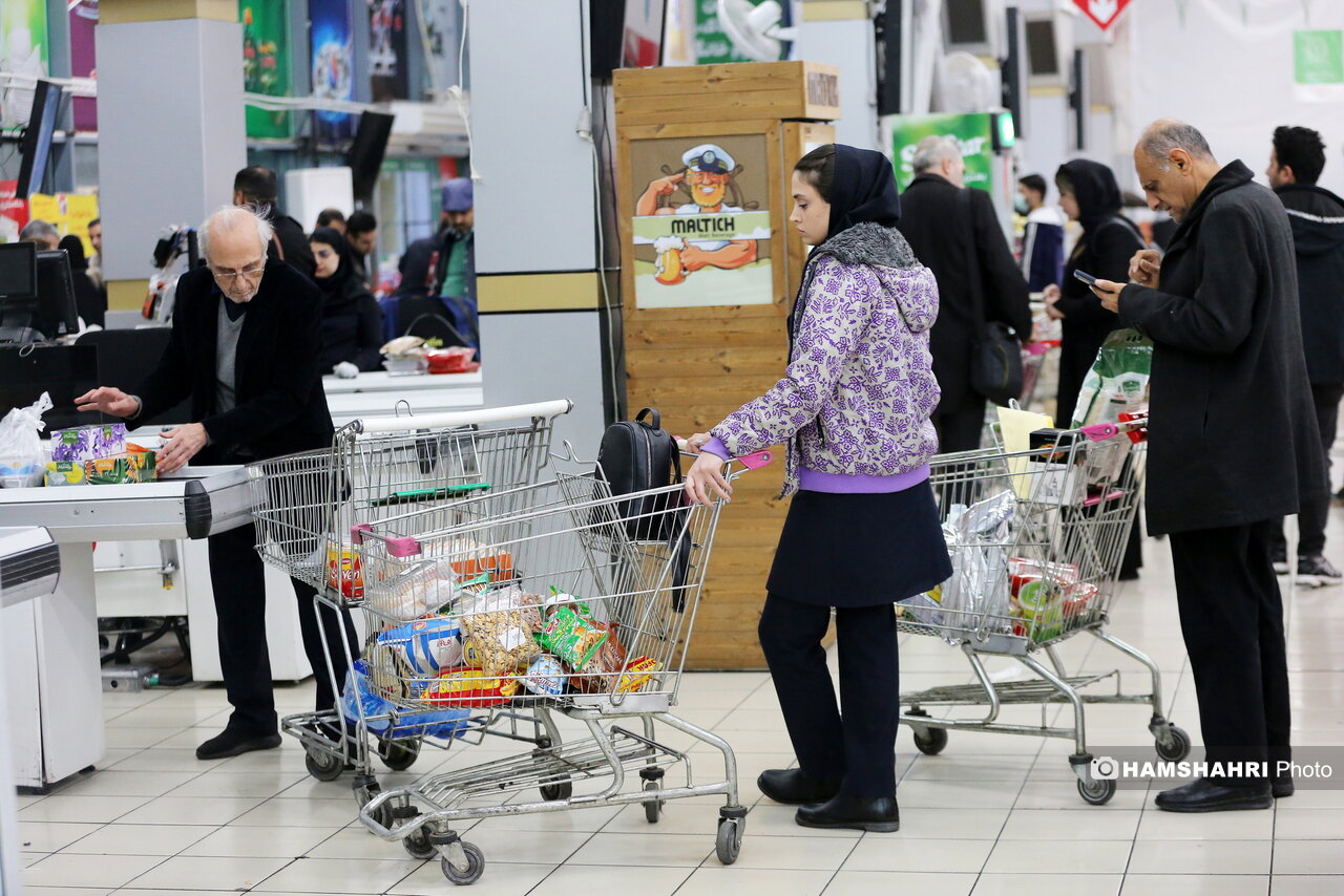 خرید مردم از فروشگاه شهروند