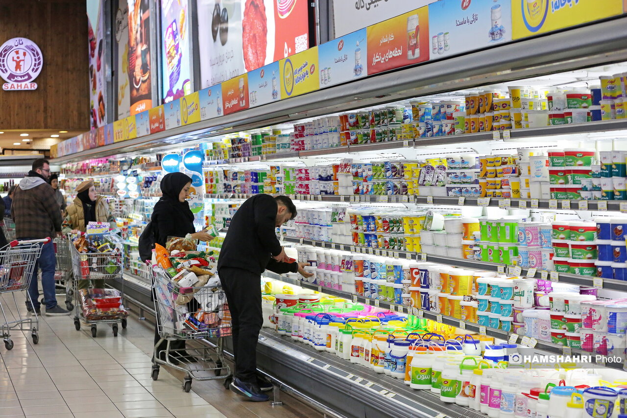 خرید مردم از فروشگاه شهروند