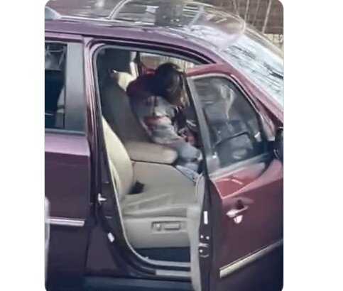 خشم کاربران از قتل یک زن جوان + تصاویر قاتل و مقتول | این تروریسم داخلی نبود بلکه قتل با مجوز دولت بود | پرچم ها را نیمه افزاشته کنید