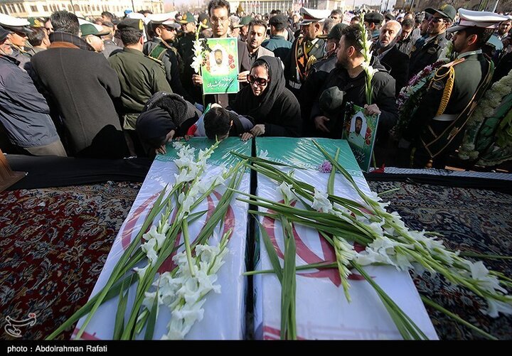 تشییع پیکر دو شهید مدافع امنیت در همدان
