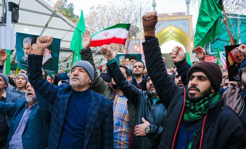 آشوبگران پشت سد مردم