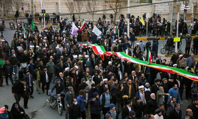 آشوبگران پشت سد مردم