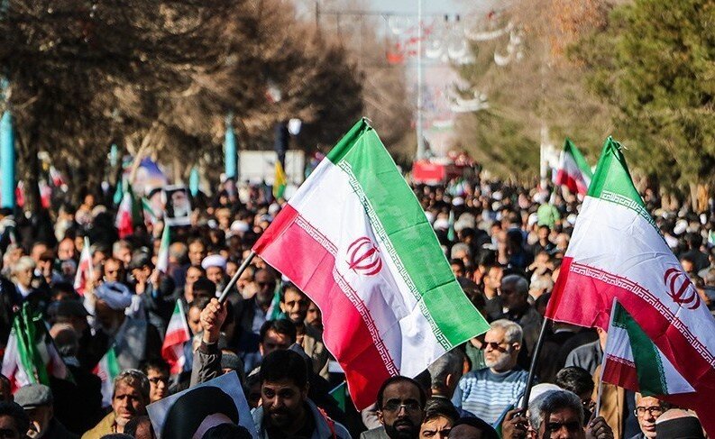 آشوبگران پشت سد مردم