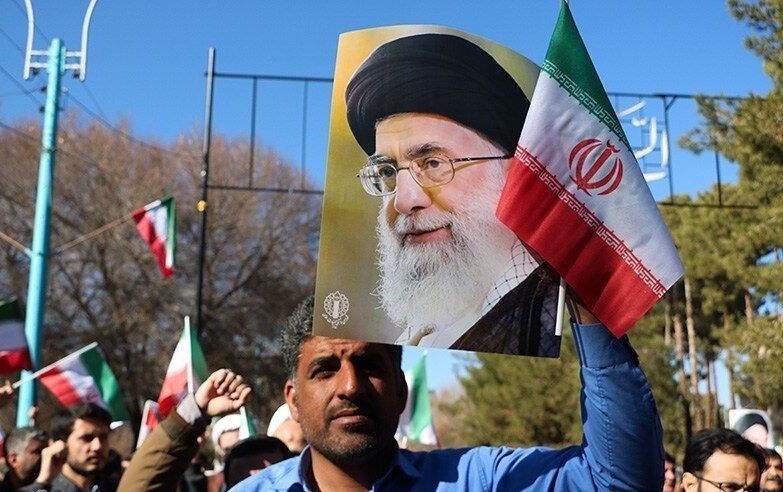 آشوبگران پشت سد مردم