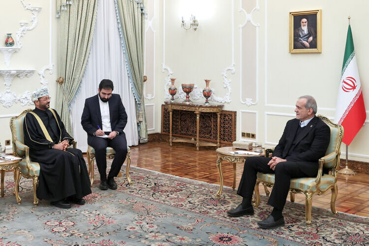 پزشکیان در دیدار وزیر امور خارجه عمان