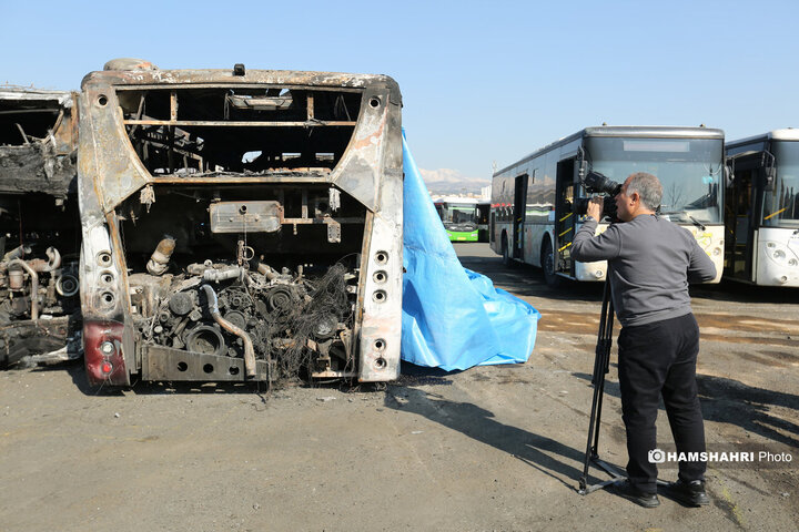 آسیب و تخریب به اتوبوس های عمومی در جریان اغتشاشات در تهران