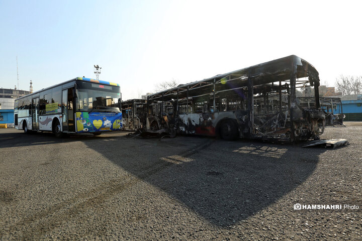 آسیب و تخریب به اتوبوس های عمومی در جریان اغتشاشات در تهران