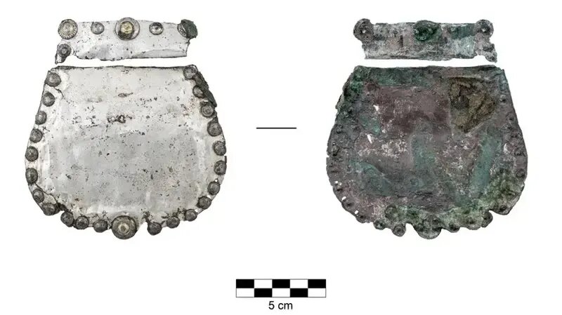 گنجینه طلایی در مقبره هزار ساله سه جنگجو | عکس