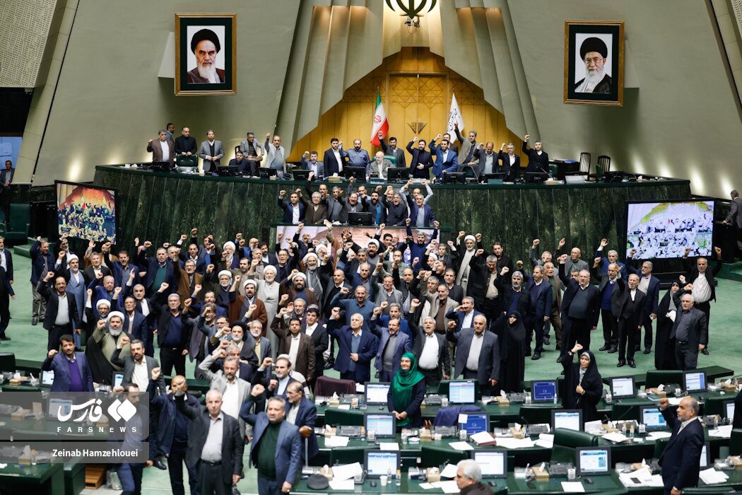 در جریانات اخیر مجلس هم مقصر است مجلس 21 ديماه