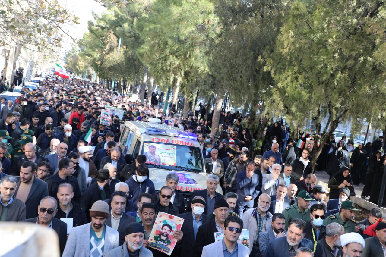 خداحافظی باشکوه با مدافعان شهر