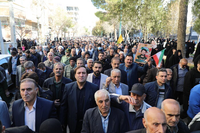 خداحافظی باشکوه با مدافعان شهر