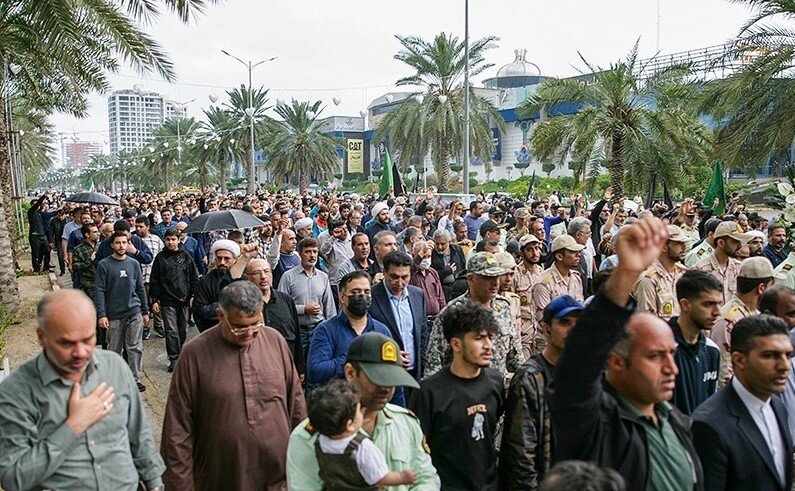 خداحافظی باشکوه با مدافعان شهر